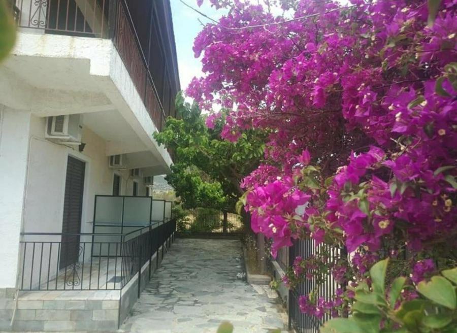 Yfantis Sakis Apartment'S 에라티니 외부 사진